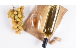 Cum se produce vinul alb obișnuit? De la strugure în pahar